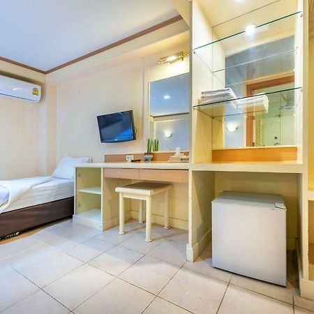 Patong Beachfront Boutique Hotel Exterior foto
